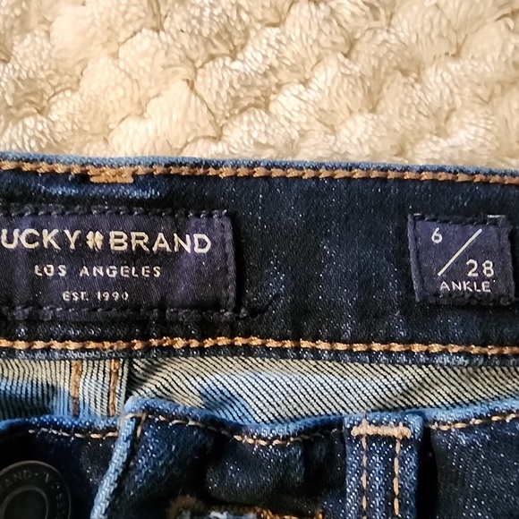 Lucky Brand Women’s Size 6/28 Mid Rise Sweet Straight Ankle Denim Blue Jeans - Picture 2 of 5